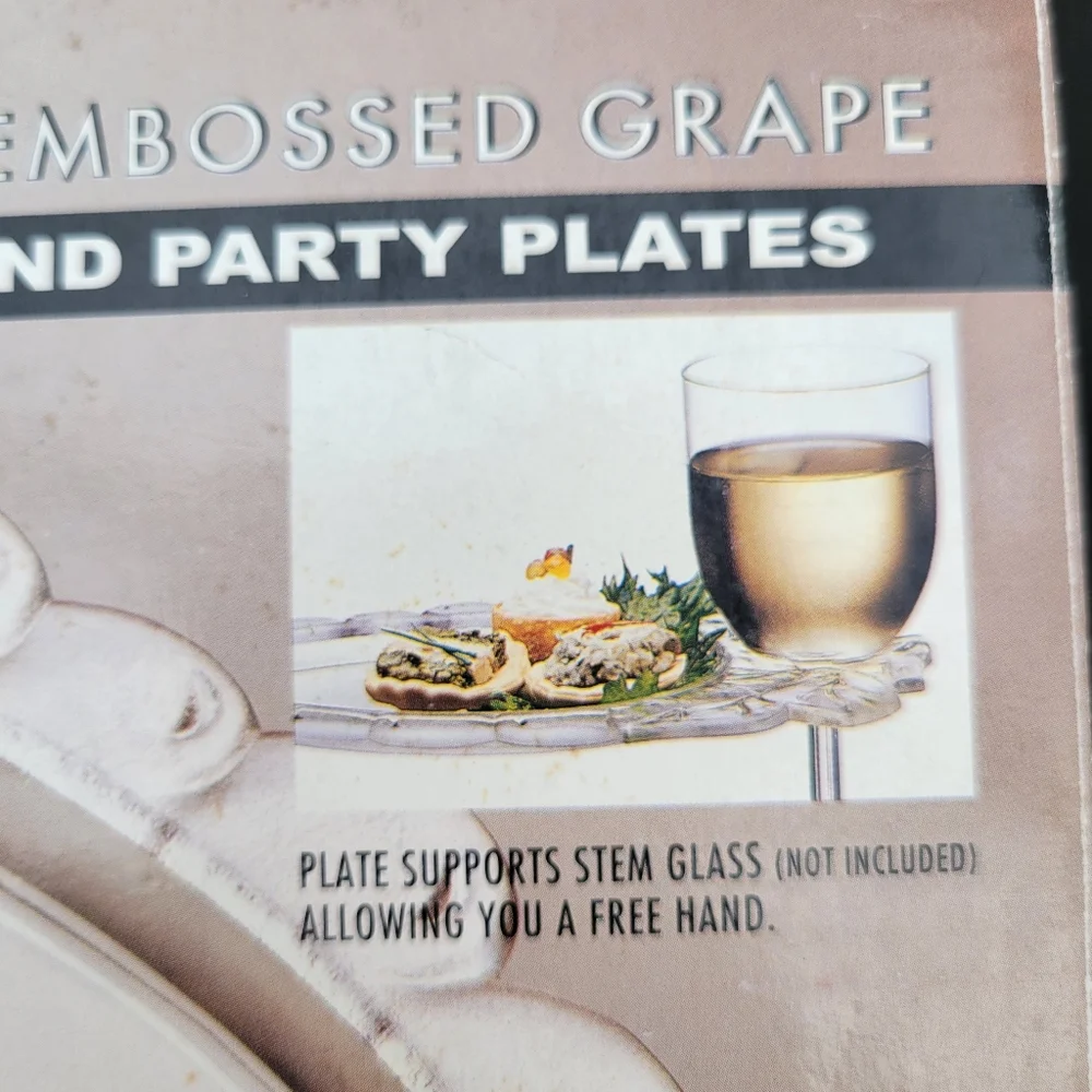 Party Plate Set (4) ~ Wine Holder For a Free Hand ~ Wine Club! Retro ~ NIB